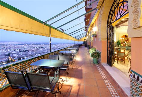 Hotel Alhambra Palace, un palacio nazarí en pleno corazón de la ...