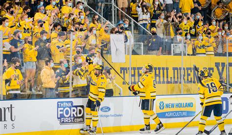 Hail to Hockey - Alumni Association of the University of Michigan