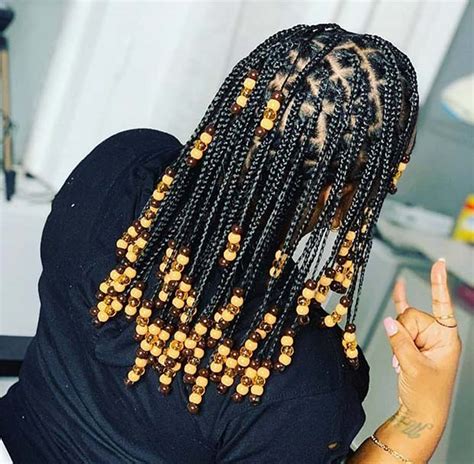 Smedium knotless braids with beads - hacpals