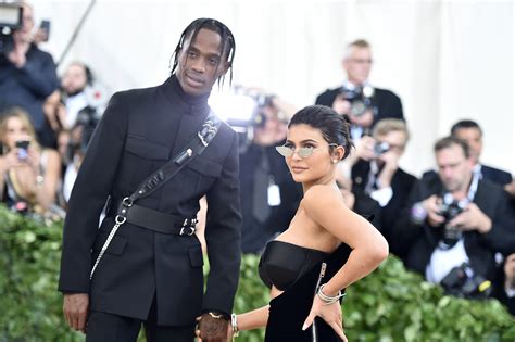 Is Kylie Jenner Married To Travis Scott Rapper Thanks His Wife Again On ...