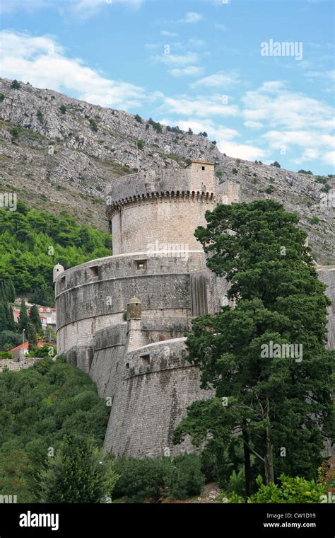 Dubrovnik fortress city wall Stock Photo - Alamy