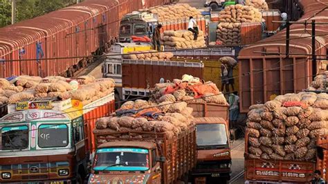 Drivers Strike: New Year Chakka Jam: Why Indian Truck Drivers Have Declared A Strike? | Auto ...