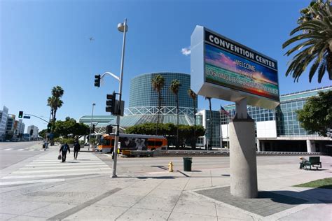 LA Convention Center, sidelined by the pandemic, now considered as a homeless shelter – Daily News