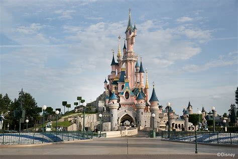 B&B HOTEL PRES DE DISNEYLANDR PARIS - Updated 2023 (Magny-le-Hongre, France - Marne-la-Vallee)