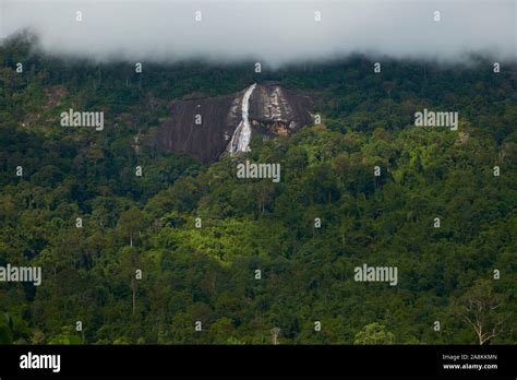 Gunung stong mountain hi-res stock photography and images - Alamy