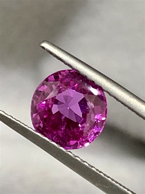 Certified Natural Pink Sapphire (Vivid Pink) 1.57cts – Lihiniya Gems