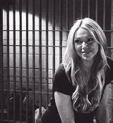 Laura in Are You There Chelsea? - gifs - Laura Prepon Icon (36073404 ...