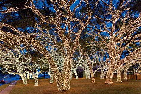 The Drive-Through Christmas Lights Spectacular in Johnson City, Texas ...