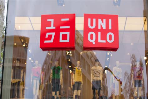 Download Uniqlo Red Logo Wallpaper | Wallpapers.com