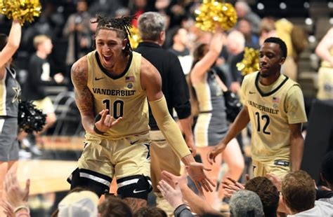 Vanderbilt basketball's veterans step up in impressive road win ...