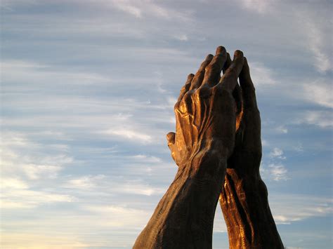 Praying Hands | Praying Hands, a 30 ton 60 ft tall bronze st… | Flickr