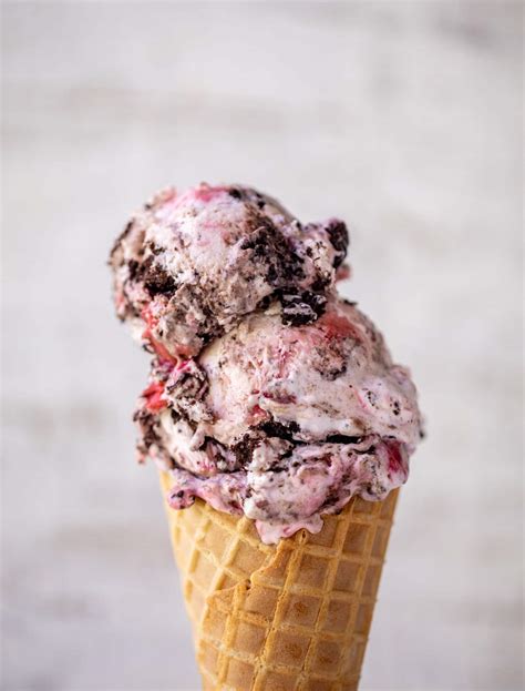 Strawberry Oreo Ice Cream - No Churn Strawberry Oreo Ice Cream