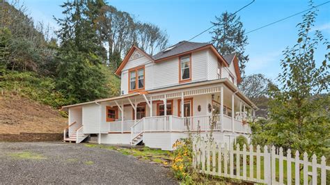 Astoria, Oregon Goonies house sold to anonymous super fan | king5.com