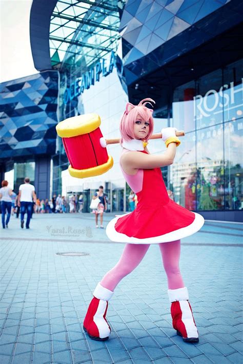 amy rose cosplay - Google Search | Sonic costume, Cute cosplay, Cosplay ...