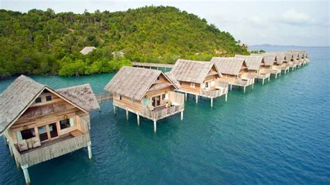 Liburan Impian di 5 Private Island Resort di Indonesia