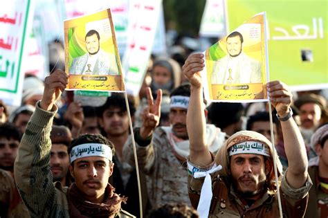 Thousands protest after president resigns in Yemen