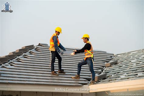 Roof Installation: How to Select a Roofer and What to Expect