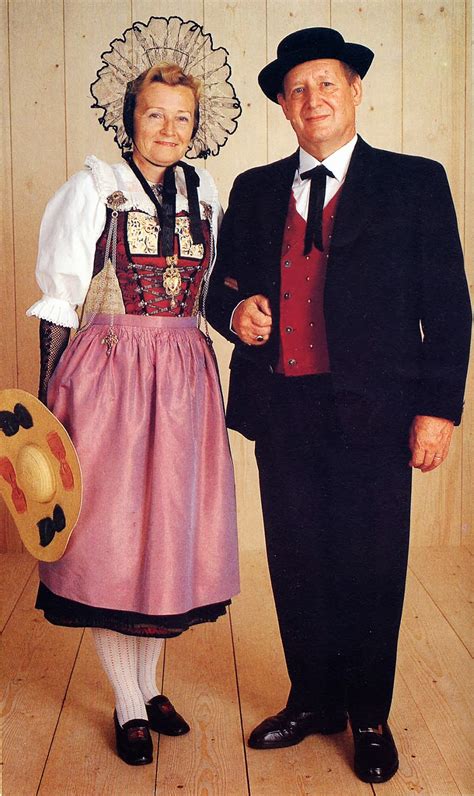 FolkCostume&Embroidery: Overview of Swiss Costume