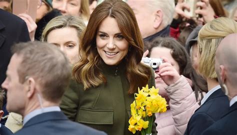 Princess Kate receives 'good wishes' from admirers amid health scare ...