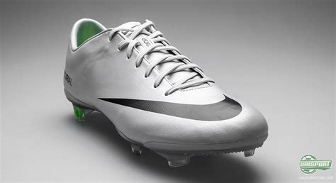 Nike unveil a third Mercurial Vapor IX-colour: Metallic Platinum/Black/Electric Green