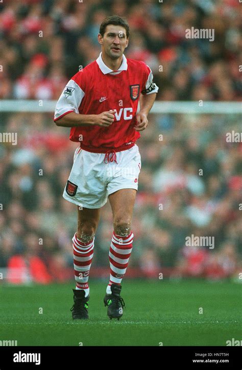 Tony Adams Arsenal Stock Photos & Tony Adams Arsenal Stock Images - Alamy