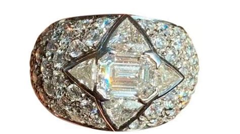 Dis-moi oui: The engagement ring Dodi gave Diana