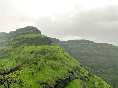 Trekking to Sondai Fort | Karjat - What to Expect | Timings | Tips - Trip Ideas by MakeMyTrip