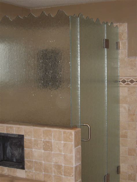 A Rocky Mountain shower for those of us in Colorado. I just love this shower Frameless Shower ...