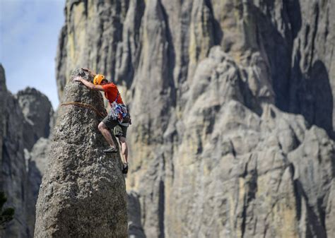 14 Surprising Facts About South Dakota's Black Hills & Badlands