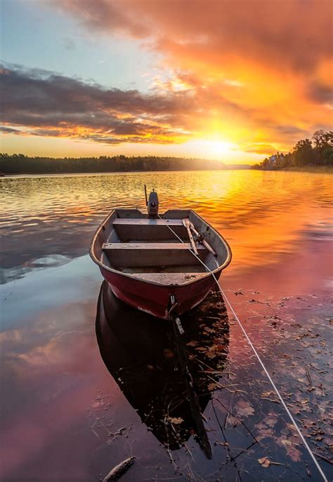 Sunset, Boat. Photo by kennet brandt. Source Flickr.com | Boat, Nature photography, Photo