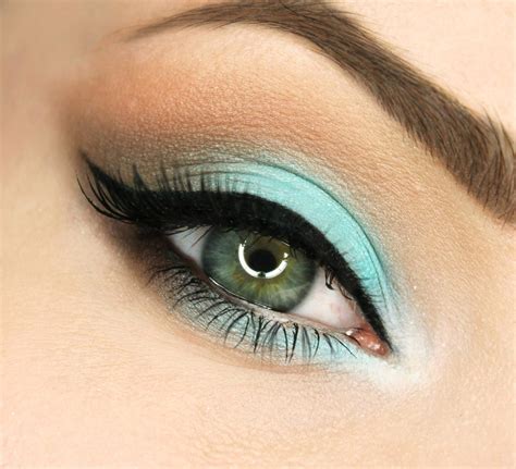 ☮ ★ MAKEUP ☯★☮ | Makeup for green eyes, Blue eye makeup, Makeup looks for green eyes