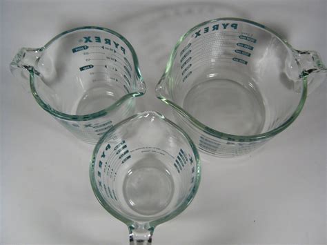 Pyrex Measuring Cups Green Lettering Set of Three Vintage | Etsy