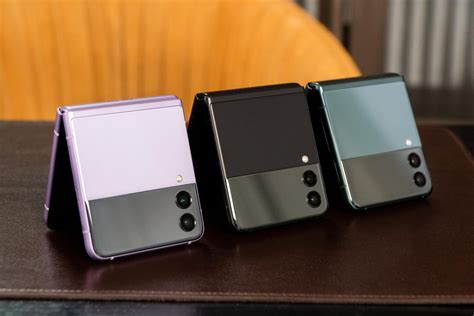 The Z Flip 3 has an eye-catching design and comes in 7 colors - CNET