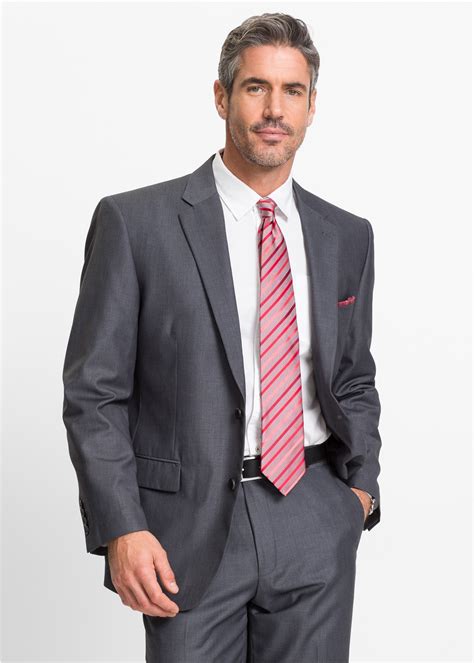 MALE MODELS IN SUITS: TREY GRILEY FOR MACY'S