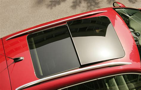 Volkswagen Tiguan panoramic sunroof - Green Flag