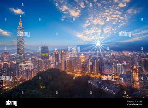 The Skyline of Taipei cityscape Taipei night view city Stock Photo - Alamy