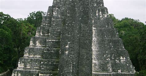 Xunantunich in San José Succotz, Belize | Tripomatic