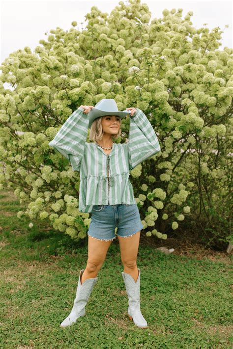 STYLING COLORFUL COWBOY HATS IN NASHVILLE – Hunter Premo