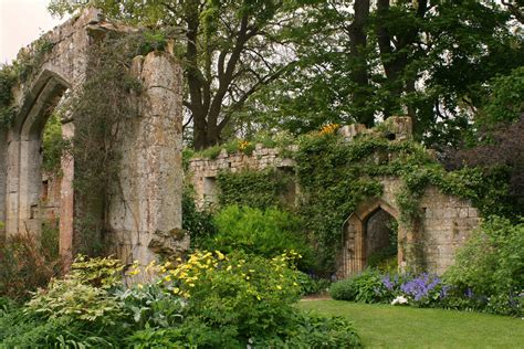 SUDELEY CASTLE GARDENS | Castle garden, Garden history, English country gardens