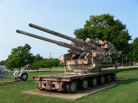 [Photo] 12.8 cm Flakzwilling 40 anti-aircraft gun on display at the United States Army Ordnance ...