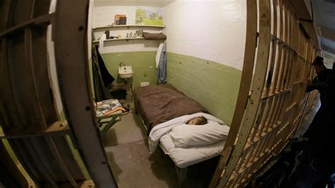 FBI re-creates decoy heads Alcatraz inmates used in escape | CTV News