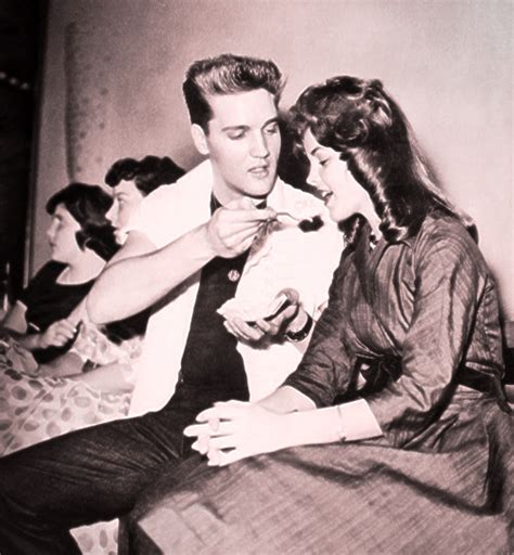 Elvis & Priscilla - Elvis Presley Photo (26679126) - Fanpop