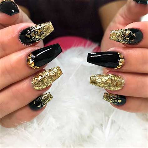 19 Best Black Coffin Nails with Design Ideas