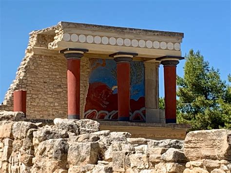 Knossos Palace in Crete, Greece Greece Art, Crete Greece, Ancient Greek Art, Ancient Ruins ...