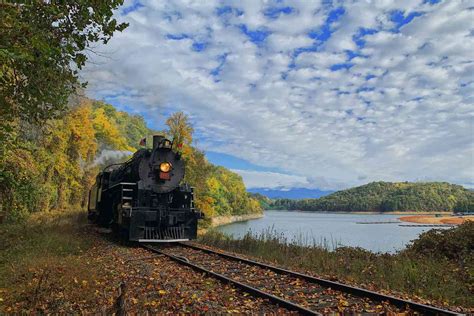 Great Smoky Mountains Railroad Offers Scenic Views With Local Flavor