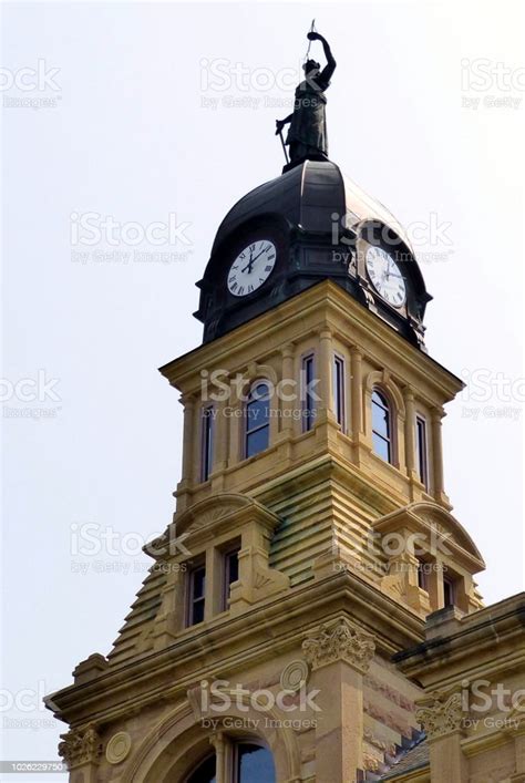 Blue Earth County Courthouse Stock Photo - Download Image Now ...