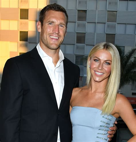 Julianne Hough reunites with ex Brooks Laich at Derek wedding