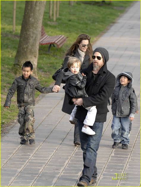 Angelina Jolie & Brad Pitt: Family Fete: Photo 2433539 | Angelina Jolie ...