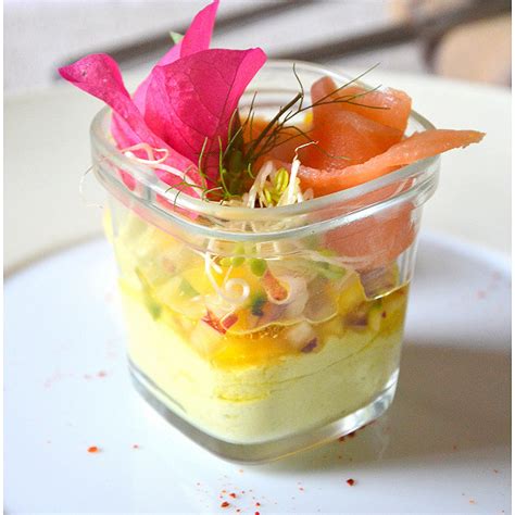 Recette Mousse de fromage frais aux herbes et ses petits légumes de couleurs