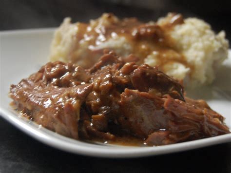 Cassie Craves: Roast Beef with Mushroom Gravy